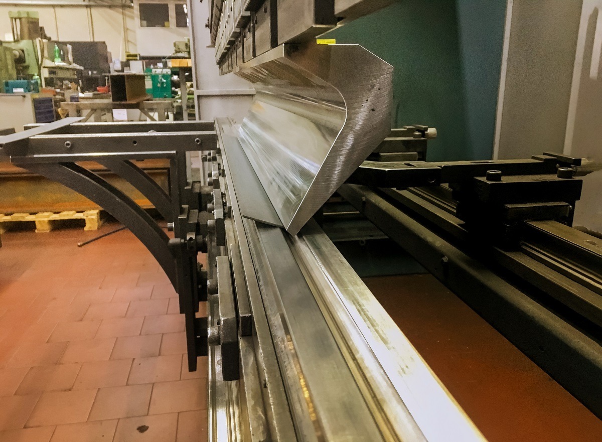 Structural Steel Installation: Ensuring Compliance With Industry Standards