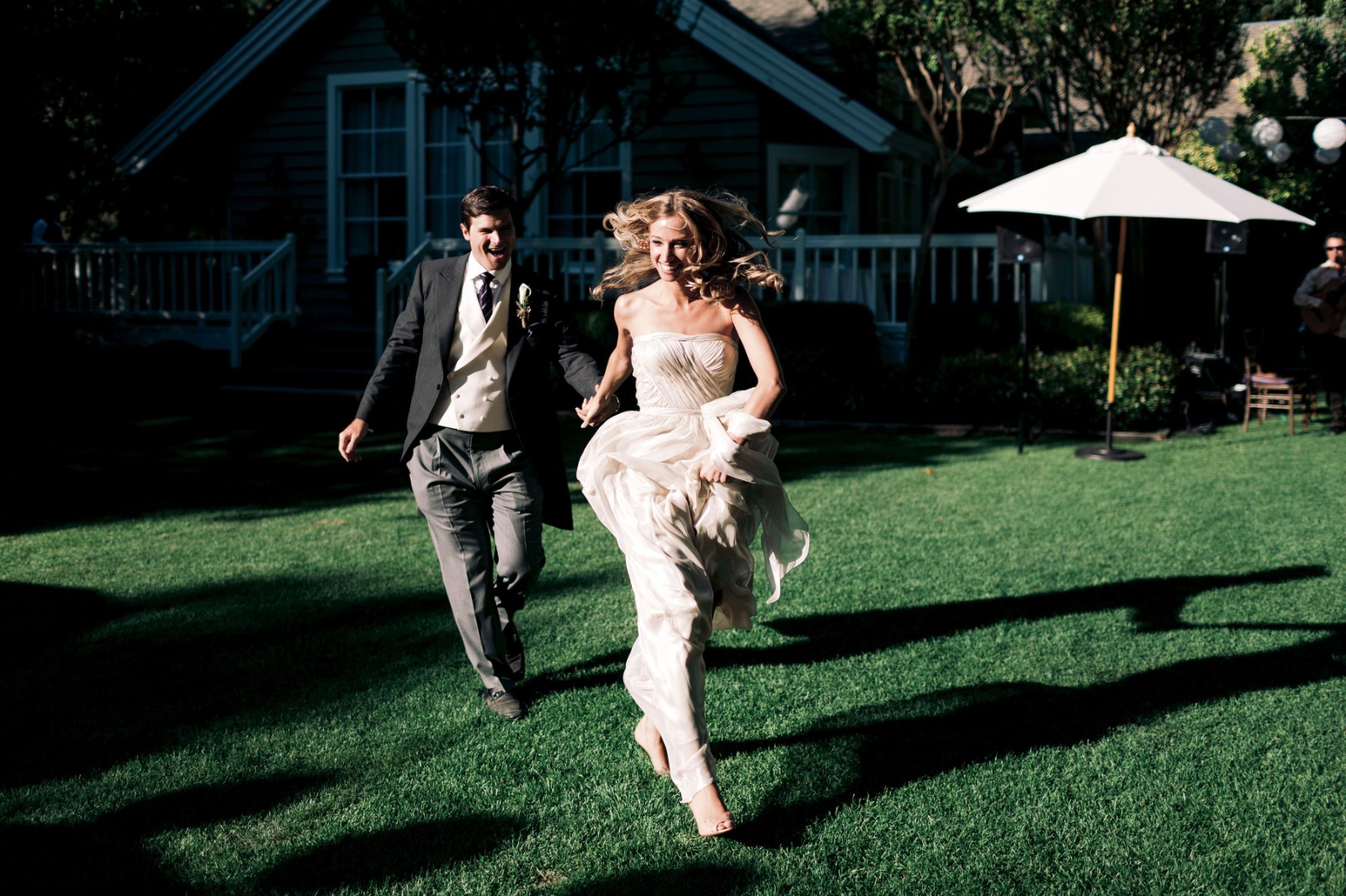 Wedding Photographer Creating Artistic Wedding Memories