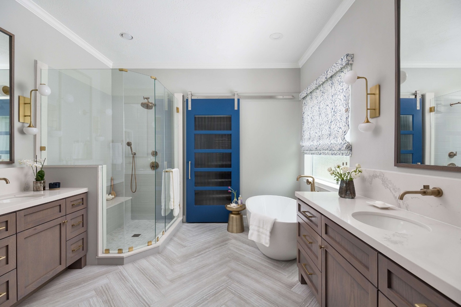 Shower Screens Semi Frameless for Contemporary Homes